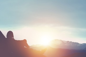 Hey Jude这首英文歌诠释的含义是什么？